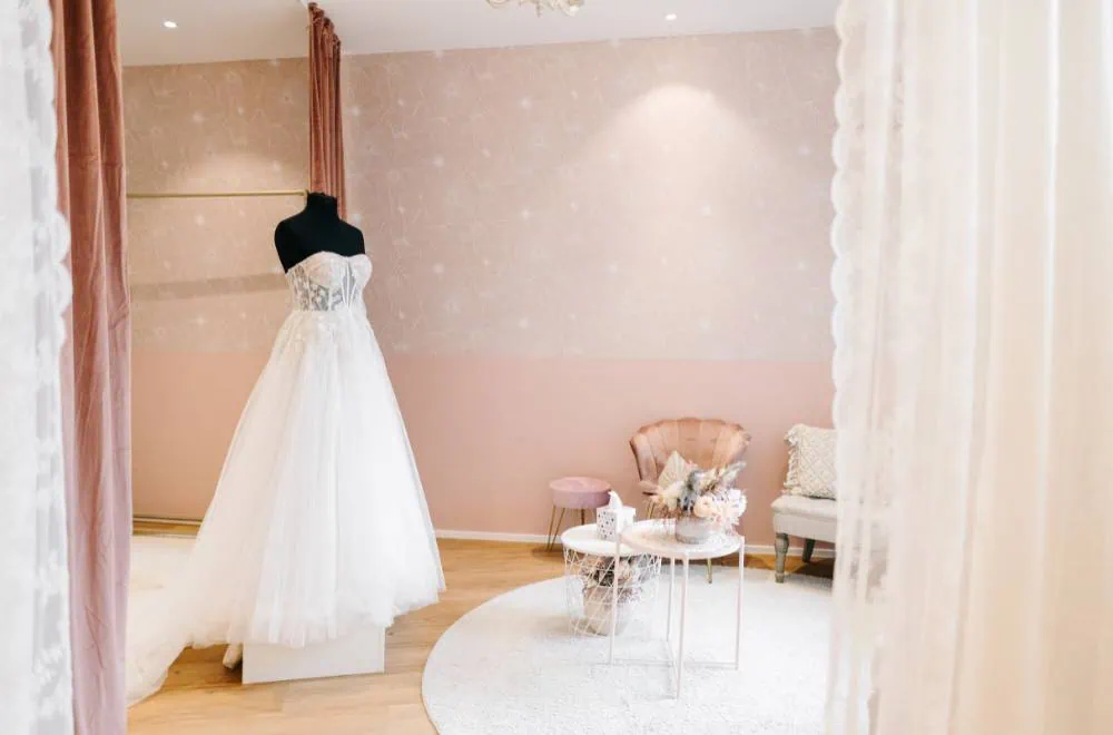 Second Hand Brautkleider in Böblingen bei Stuttgart - zauberhaftes Brautatelier