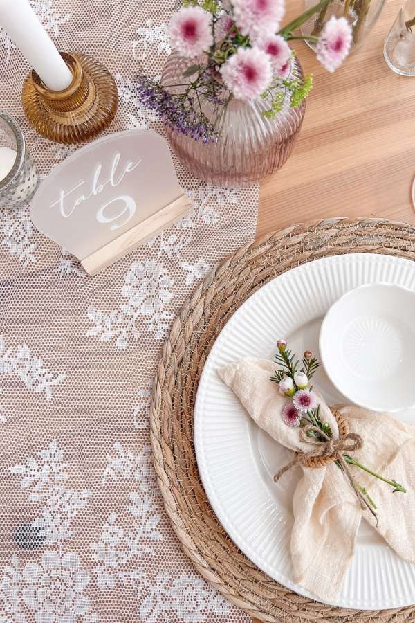 Dekoflohmarkt-Hochzeit-Tischdeko-rosa